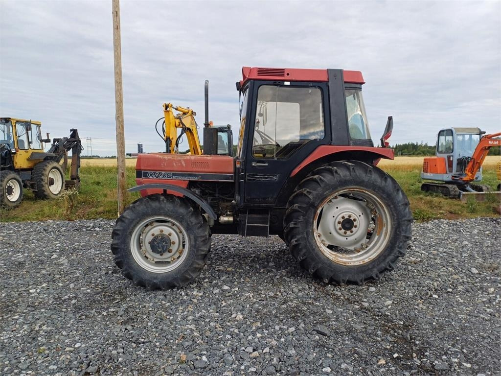 Case IH 685XL Hyvät renkaat. - Tractor: foto 3 Case IH 685XL Hyvät renkaat. - Tractor: foto 3