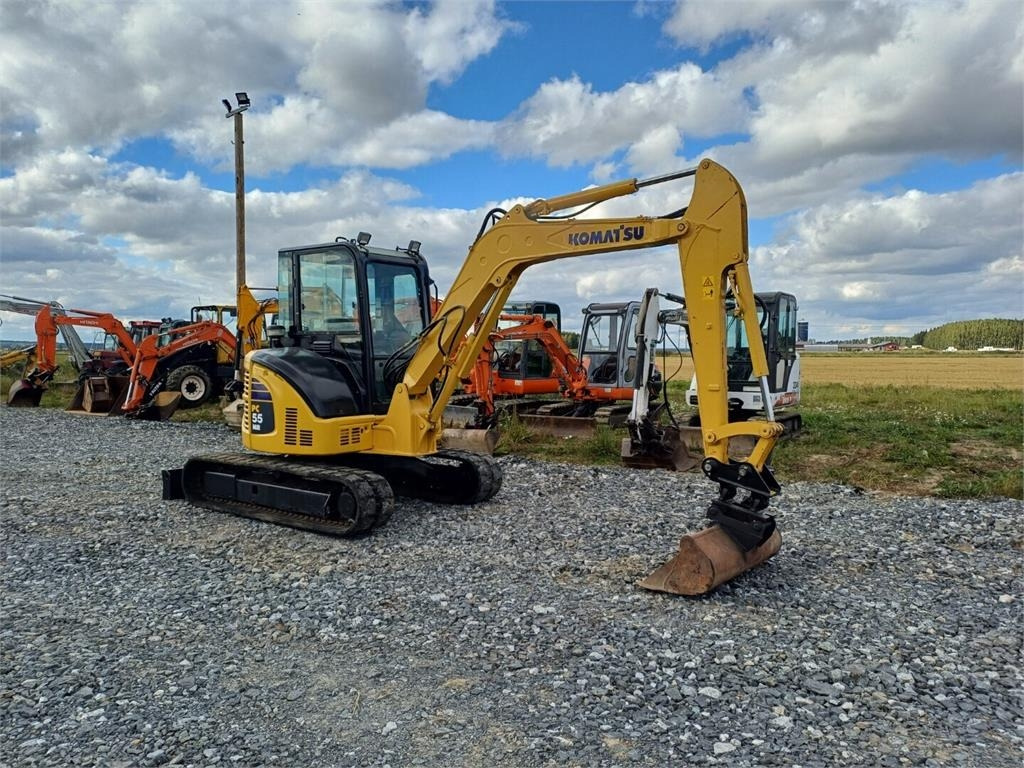 Komatsu PC55mr2 kallistuvalla liittimellä - Miniexcavadora: foto 4 Komatsu PC55mr2 kallistuvalla liittimellä - Miniexcavadora: foto 4