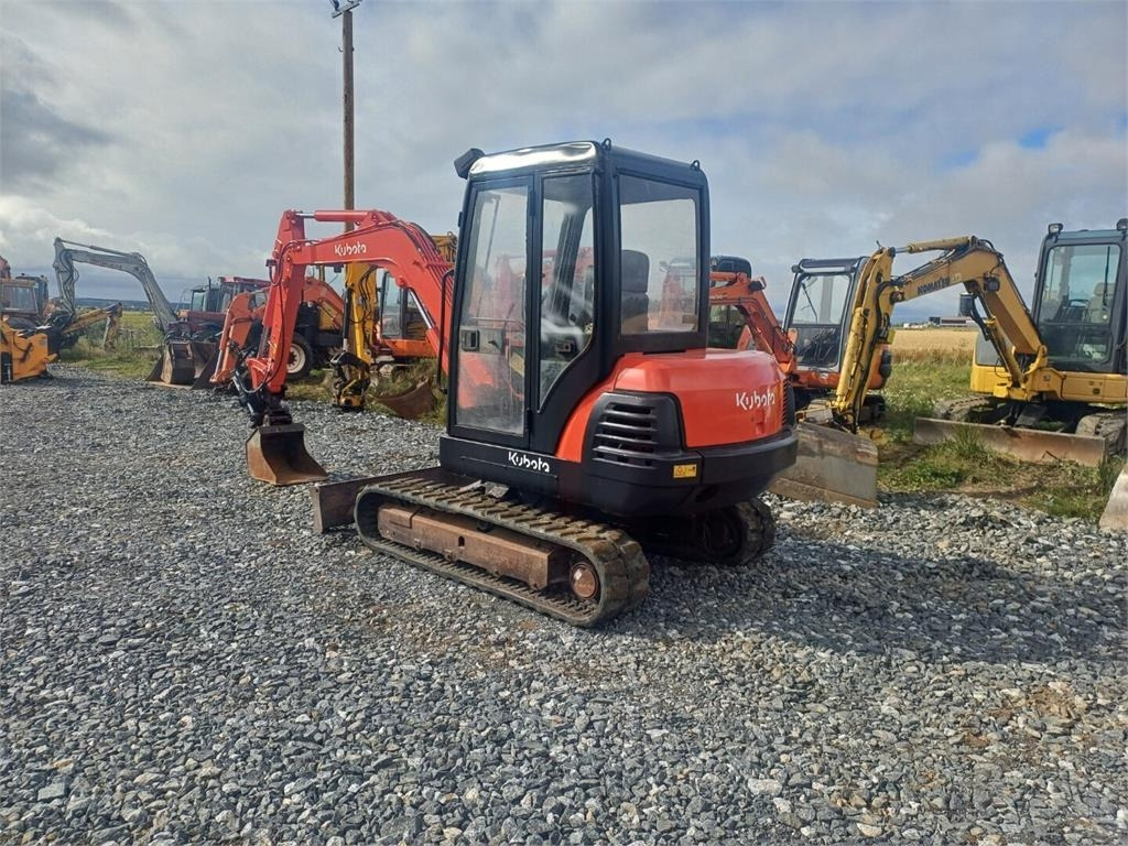 Kubota Kx121-2 Kallistuvalla s40 liittimellä - Miniexcavadora: foto 3 Kubota Kx121-2 Kallistuvalla s40 liittimellä - Miniexcavadora: foto 3
