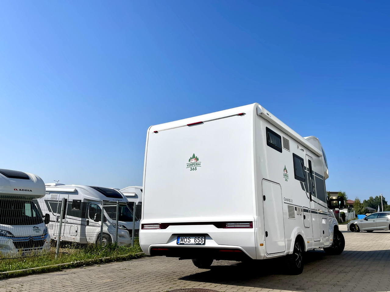 Adria Coral Xl 600 DP - Autocaravana capuchina: foto 2 Adria Coral Xl 600 DP - Autocaravana capuchina: foto 2