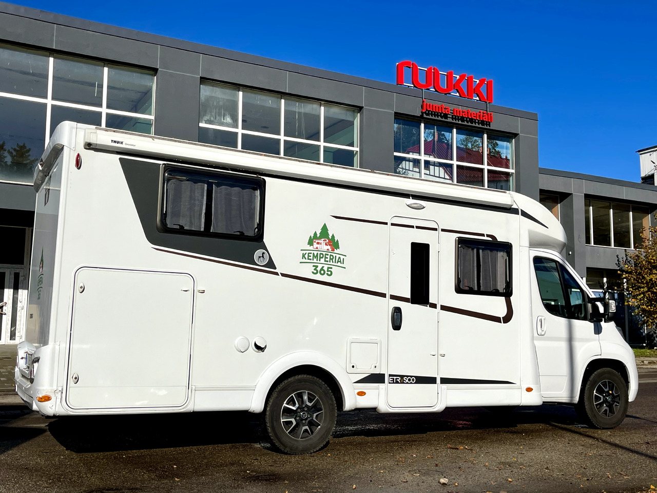 ETRUSCO T 7300 SB - Autocaravana perfilada: foto 4 ETRUSCO T 7300 SB - Autocaravana perfilada: foto 4