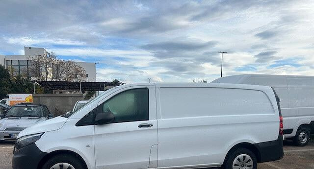 Mercedes Benz VITO FURGONE 110 LONG TRAZ. ANT. - Furgón: foto 2 Mercedes Benz VITO FURGONE 110 LONG TRAZ. ANT. - Furgón: foto 2