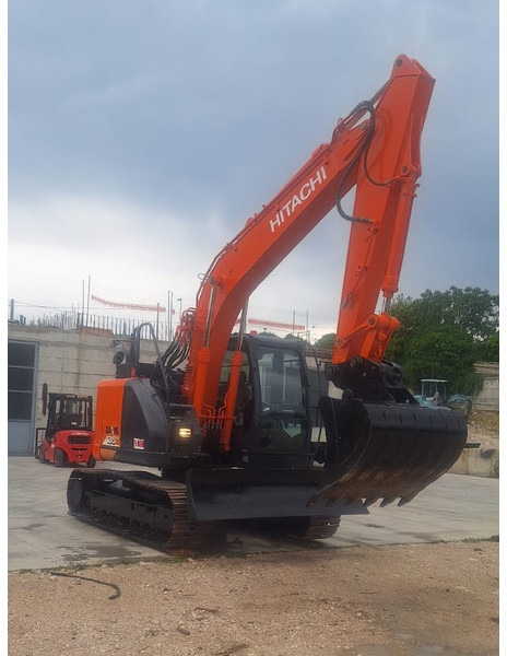 Hitachi ZX135US-6 - Excavadora: foto 1 Hitachi ZX135US-6 - Excavadora: foto 1