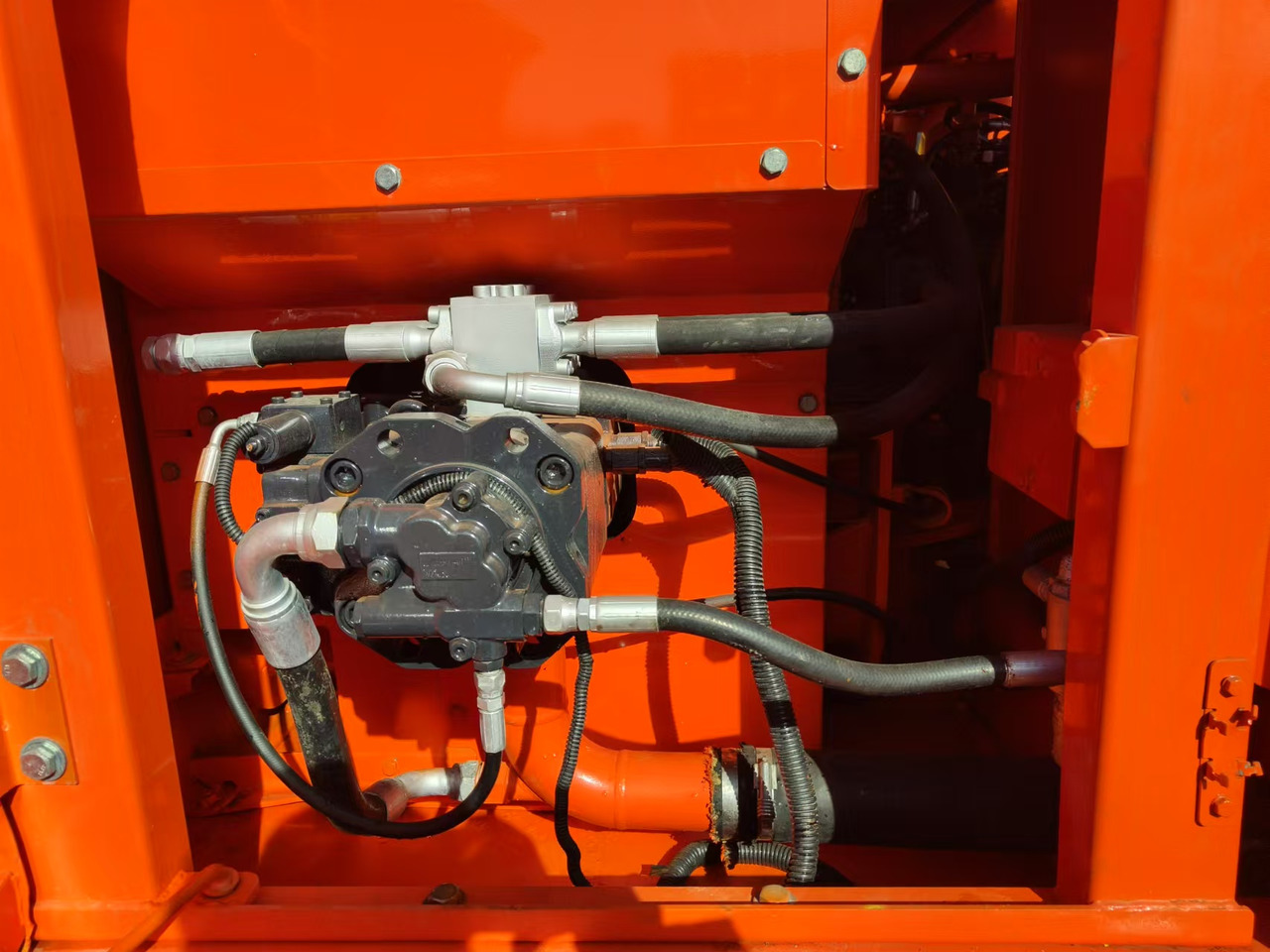 Excavadora DOOSAN DX150: foto 8 Excavadora DOOSAN DX150: foto 8