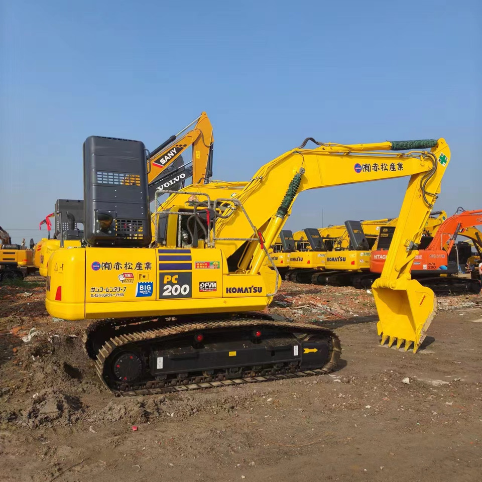 KOMATSU PC200 - Excavadora de cadenas: foto 2 KOMATSU PC200 - Excavadora de cadenas: foto 2