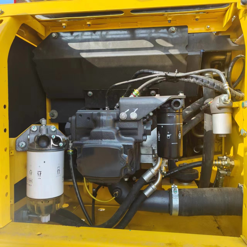 KOMATSU PC200 - Excavadora de cadenas: foto 5 KOMATSU PC200 - Excavadora de cadenas: foto 5