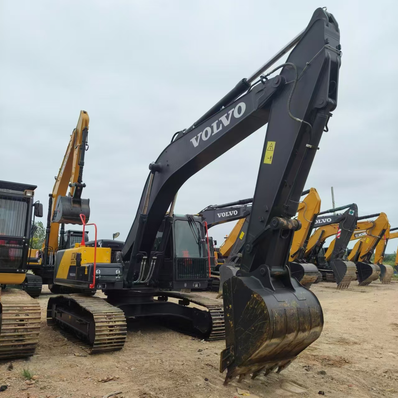 Excavadora de cadenas VOLVO EC240: foto 8 Excavadora de cadenas VOLVO EC240: foto 8
