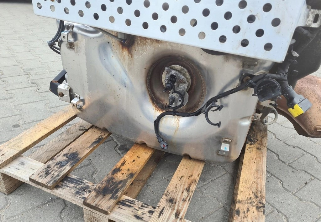 FORD KATALIZATOR TŁUMIK DPF FILTR KOMPLETNY FORD F-MAX CARGO 500 EURO 6 - Silenciador para Camión: foto 4 FORD KATALIZATOR TŁUMIK DPF FILTR KOMPLETNY FORD F-MAX CARGO 500 EURO 6 - Silenciador para Camión: foto 4