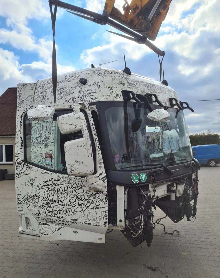 GOŁA SZKIELET POSZYCIE BLACHA RENAULT GAMA T HIGH WYSOKA KABINA - Cabina: foto 3 GOŁA SZKIELET POSZYCIE BLACHA RENAULT GAMA T HIGH WYSOKA KABINA - Cabina: foto 3