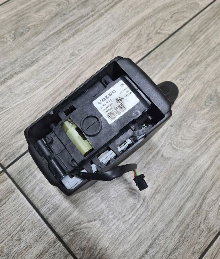 JOYSTICK ZMIANY BIEGÓW GAŁKA LEWAREK VOLVO FH 4 FM 4 FH 16 EURO 6 22647972 Volvo FH 4 FM 4 FH 16 EURO 6 22647972 Volvo VOLVO FH 4 FM 4 FH 16 EURO 6 22647972 - Palanca de cambio para Camión: foto 2 JOYSTICK ZMIANY BIEGÓW GAŁKA LEWAREK VOLVO FH 4 FM 4 FH 16 EURO 6 22647972 Volvo FH 4 FM 4 FH 16 EURO 6 22647972 Volvo VOLVO FH 4 FM 4 FH 16 EURO 6 22647972 - Palanca de cambio para Camión: foto 2