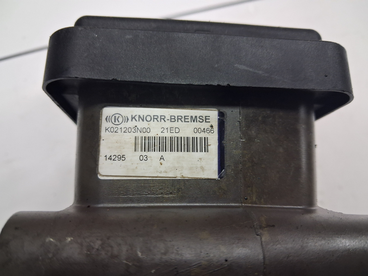 KNORR-BREMSE ZAWÓR NACZEPOWY EBS EUROPA VOLVO FH FM RENAULT DXI - Válvula de freno para Camión: foto 5 KNORR-BREMSE ZAWÓR NACZEPOWY EBS EUROPA VOLVO FH FM RENAULT DXI - Válvula de freno para Camión: foto 5