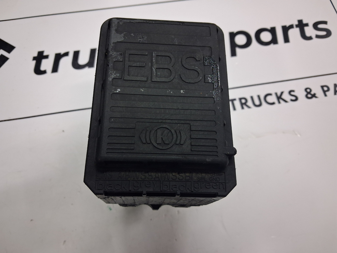 KNORR-BREMSE ZAWÓR NACZEPOWY EBS EUROPA VOLVO FH FM RENAULT DXI - Válvula de freno para Camión: foto 4 KNORR-BREMSE ZAWÓR NACZEPOWY EBS EUROPA VOLVO FH FM RENAULT DXI - Válvula de freno para Camión: foto 4