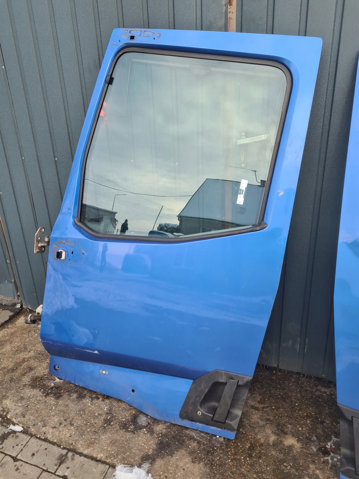 RENAULT DRZWI KOMPLETNE LEWE RENAULT GAMA T RANGE HIGH WYSOKA KABINA - Puerta y piezas para Camión: foto 2 RENAULT DRZWI KOMPLETNE LEWE RENAULT GAMA T RANGE HIGH WYSOKA KABINA - Puerta y piezas para Camión: foto 2