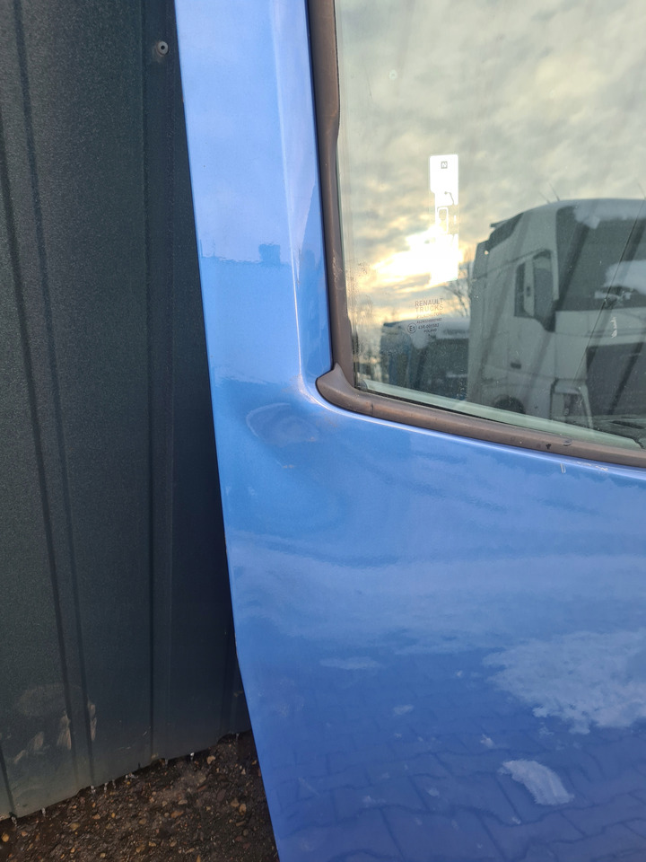 RENAULT DRZWI KOMPLETNE PRAWE RENAULT GAMA RANGE HIGH WYSOKA KABINA - Puerta y piezas para Camión: foto 3 RENAULT DRZWI KOMPLETNE PRAWE RENAULT GAMA RANGE HIGH WYSOKA KABINA - Puerta y piezas para Camión: foto 3