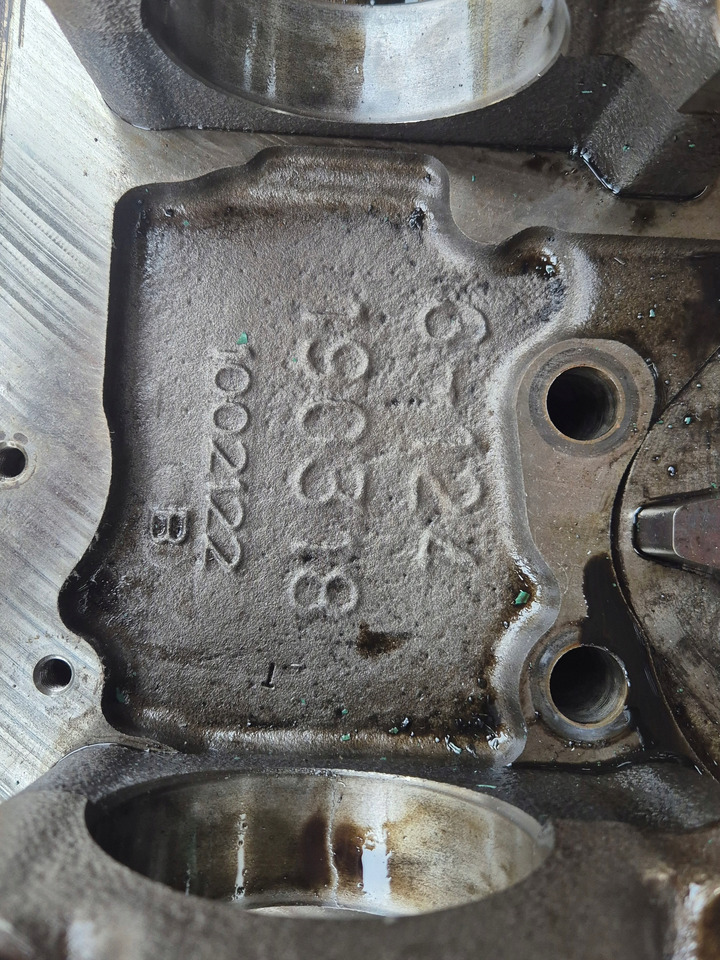 RENAULT SILNIKA D13K 23436289 - Cabezal de bloque: foto 4 RENAULT SILNIKA D13K 23436289 - Cabezal de bloque: foto 4