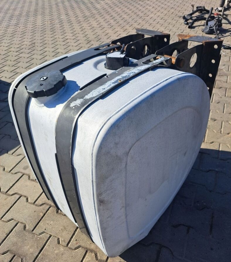 Renault ZBIORNIK PALIWA RENAULT DXI VOLVO FH FM 50X70X70 20503503 - Depósito de combustible para Camión: foto 4 Renault ZBIORNIK PALIWA RENAULT DXI VOLVO FH FM 50X70X70 20503503 - Depósito de combustible para Camión: foto 4