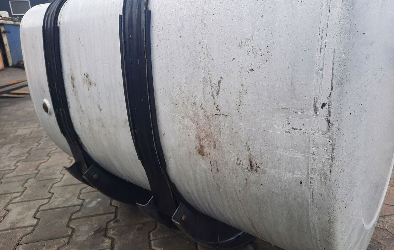 Renault ZBIORNIK PALIWA RENAULT GAMA RANGE T 100/70/70 20503505 - Depósito de combustible para Camión: foto 2 Renault ZBIORNIK PALIWA RENAULT GAMA RANGE T 100/70/70 20503505 - Depósito de combustible para Camión: foto 2