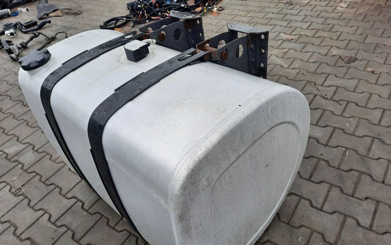 Renault ZBIORNIK PALIWA RENAULT GAMA RANGE T 100/70/70 21516447 - Depósito de combustible para Camión: foto 3 Renault ZBIORNIK PALIWA RENAULT GAMA RANGE T 100/70/70 21516447 - Depósito de combustible para Camión: foto 3