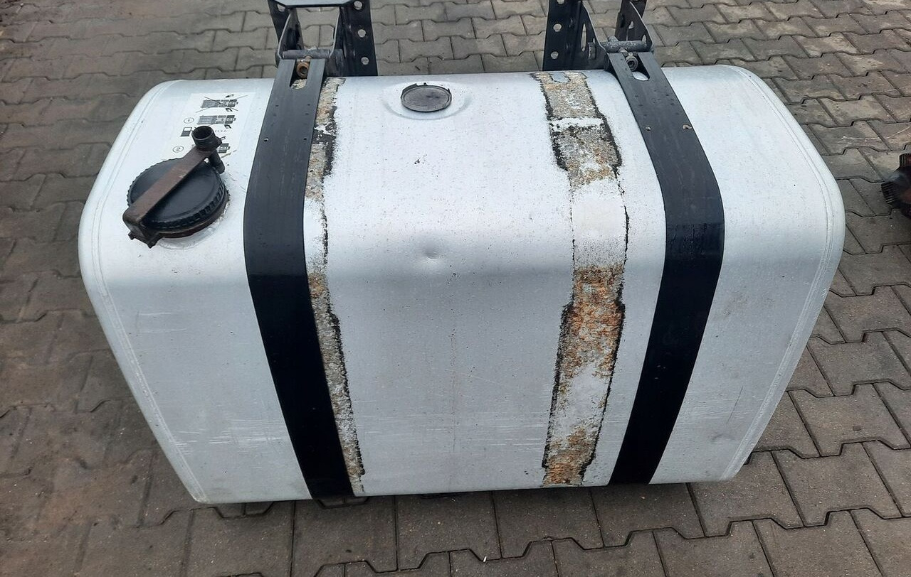 Renault ZBIORNIK PALIWA RENAULT GAMA T RANGE 100/70/70 21821393 - Depósito de combustible para Camión: foto 5 Renault ZBIORNIK PALIWA RENAULT GAMA T RANGE 100/70/70 21821393 - Depósito de combustible para Camión: foto 5