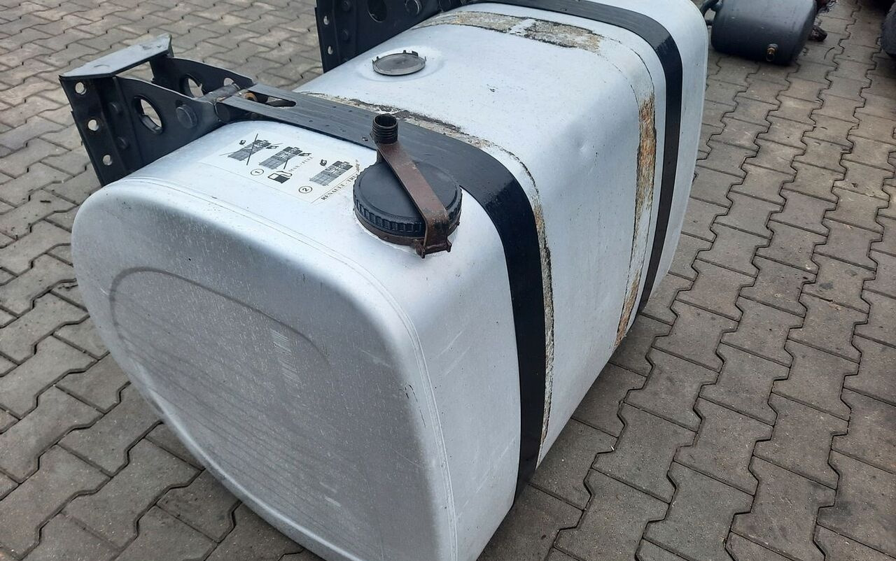 Renault ZBIORNIK PALIWA RENAULT GAMA T RANGE 100/70/70 21821393 - Depósito de combustible para Camión: foto 3 Renault ZBIORNIK PALIWA RENAULT GAMA T RANGE 100/70/70 21821393 - Depósito de combustible para Camión: foto 3