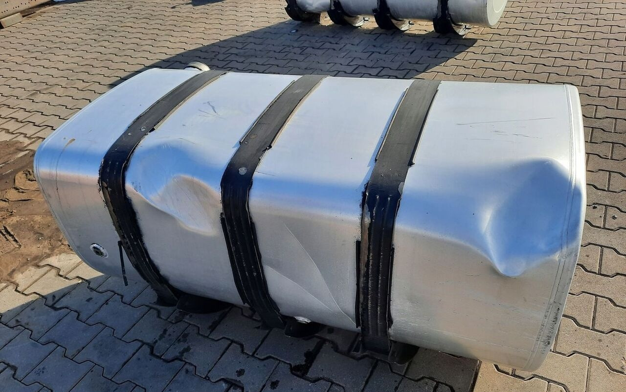 Renault ZBIORNIK PALIWA VOLVO FH4 FM4 FMX 140/70/70 21655313 - Depósito de combustible para Camión: foto 3 Renault ZBIORNIK PALIWA VOLVO FH4 FM4 FMX 140/70/70 21655313 - Depósito de combustible para Camión: foto 3