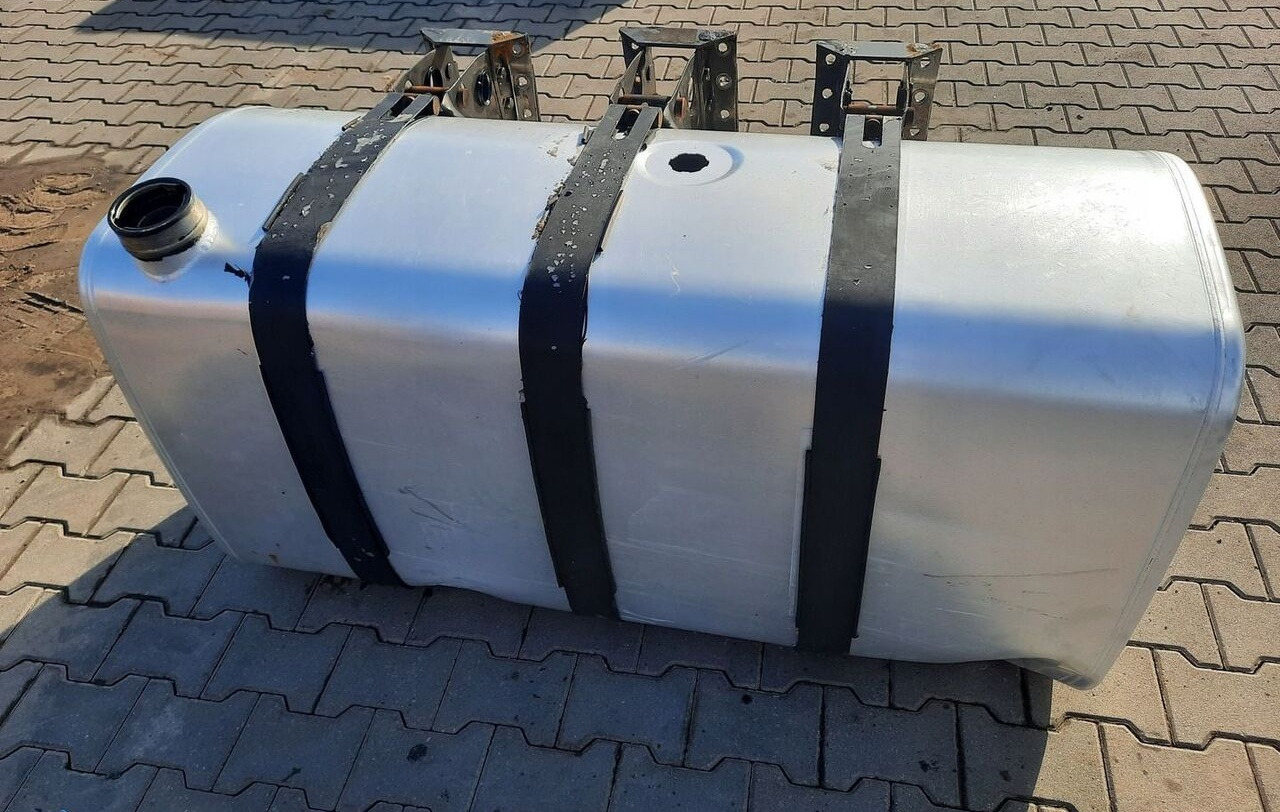 Renault ZBIORNIK PALIWA VOLVO FH4 FM4 FMX 140/70/70 21655313 - Depósito de combustible para Camión: foto 1 Renault ZBIORNIK PALIWA VOLVO FH4 FM4 FMX 140/70/70 21655313 - Depósito de combustible para Camión: foto 1