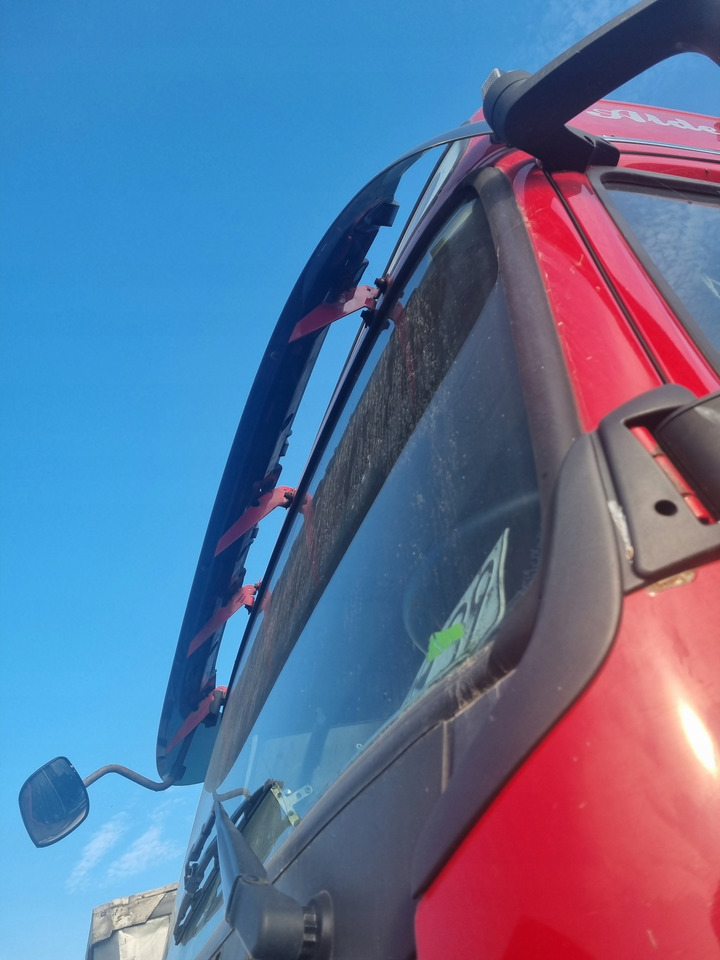 VOLVO BLENDA DASZEK OSŁONA PRZECIWSŁONECZNA MOCOWANIA VOLVO FH 13 16 LIFT - Visera parasol para Camión: foto 4 VOLVO BLENDA DASZEK OSŁONA PRZECIWSŁONECZNA MOCOWANIA VOLVO FH 13 16 LIFT - Visera parasol para Camión: foto 4