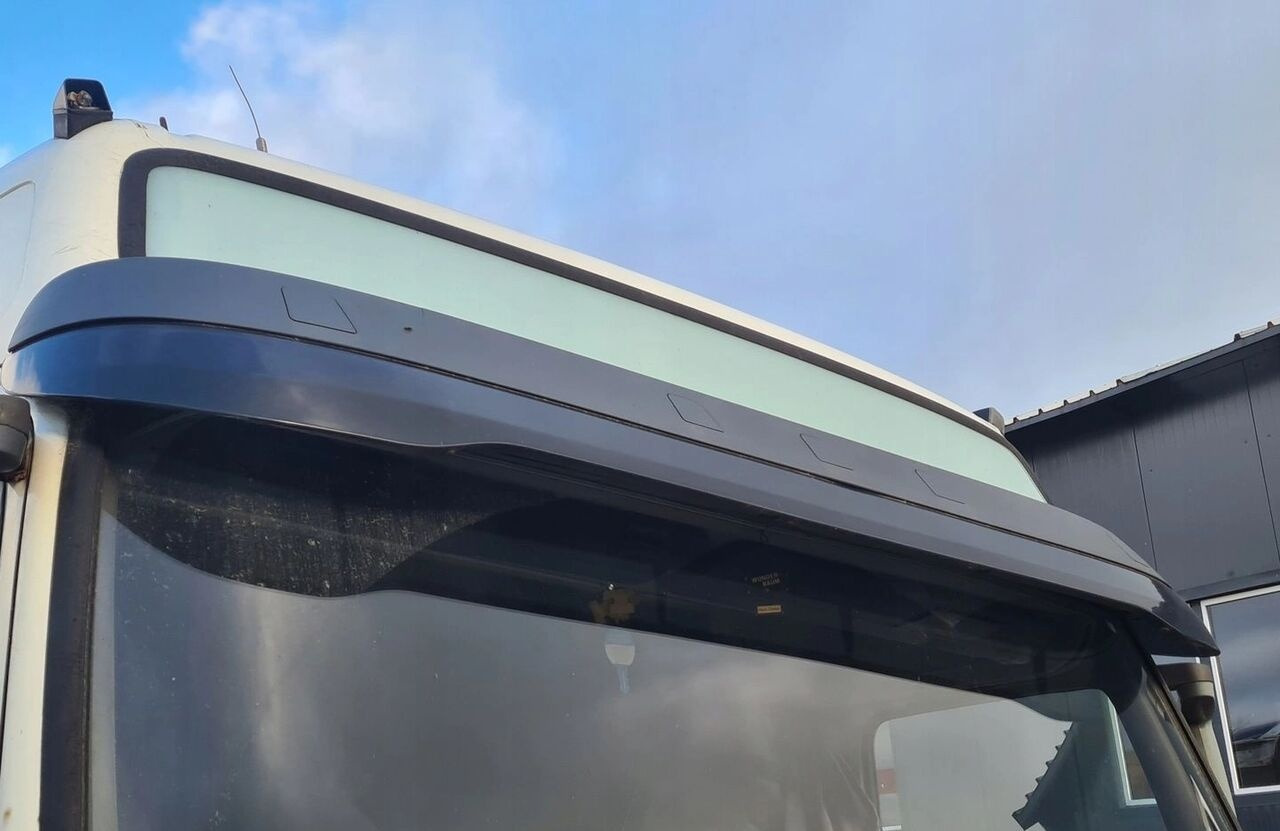 VOLVO BLENDA OSŁONA PRZECIWSŁONECZNA VOLVO FH FM - Visera parasol para Camión: foto 3 VOLVO BLENDA OSŁONA PRZECIWSŁONECZNA VOLVO FH FM - Visera parasol para Camión: foto 3