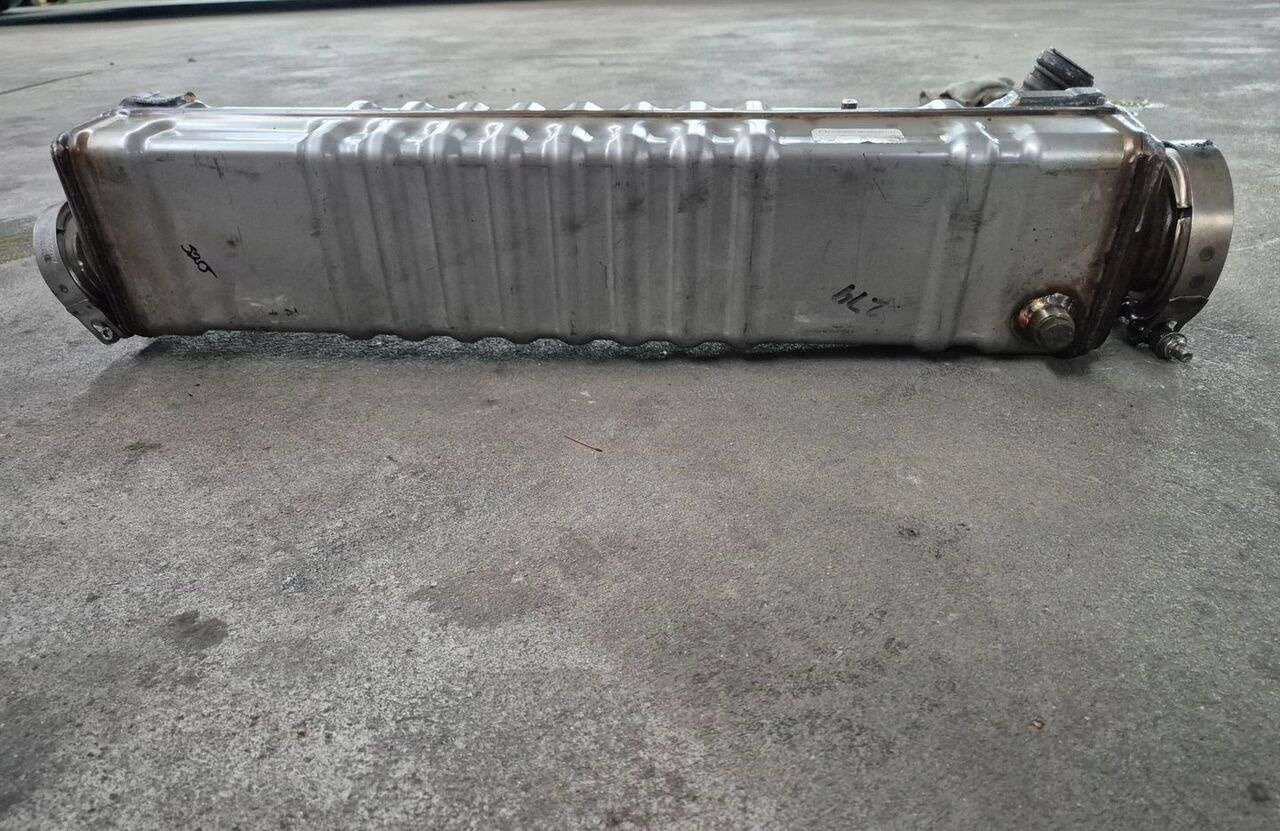 VOLVO CHŁODNICZKA SPALIN EGR FH 4 FH 16 D16K EURO6 21968564 - Enfriador EGR para Camión: foto 1 VOLVO CHŁODNICZKA SPALIN EGR FH 4 FH 16 D16K EURO6 21968564 - Enfriador EGR para Camión: foto 1