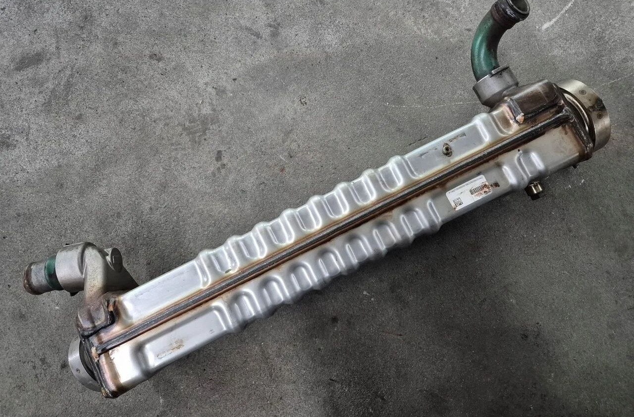 VOLVO CHŁODNICZKA SPALIN EGR FH 4 FH 16 D16K EURO6 21968564 - Enfriador EGR para Camión: foto 2 VOLVO CHŁODNICZKA SPALIN EGR FH 4 FH 16 D16K EURO6 21968564 - Enfriador EGR para Camión: foto 2