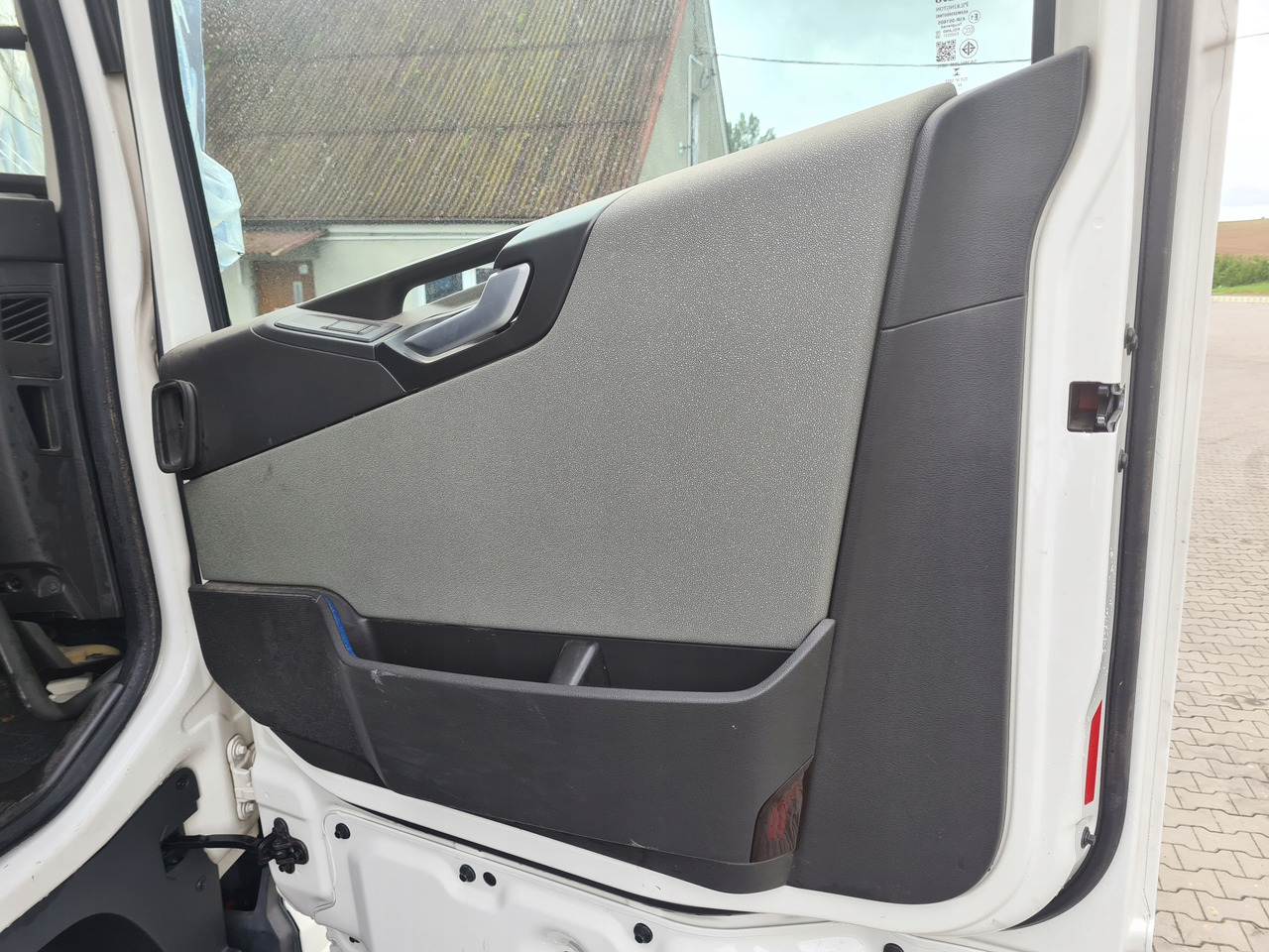 VOLVO DRZWI KOMPLETNE PRAWE VOLVO FH 5 ORYGINAŁ 1103 - Puerta y piezas: foto 4 VOLVO DRZWI KOMPLETNE PRAWE VOLVO FH 5 ORYGINAŁ 1103 - Puerta y piezas: foto 4