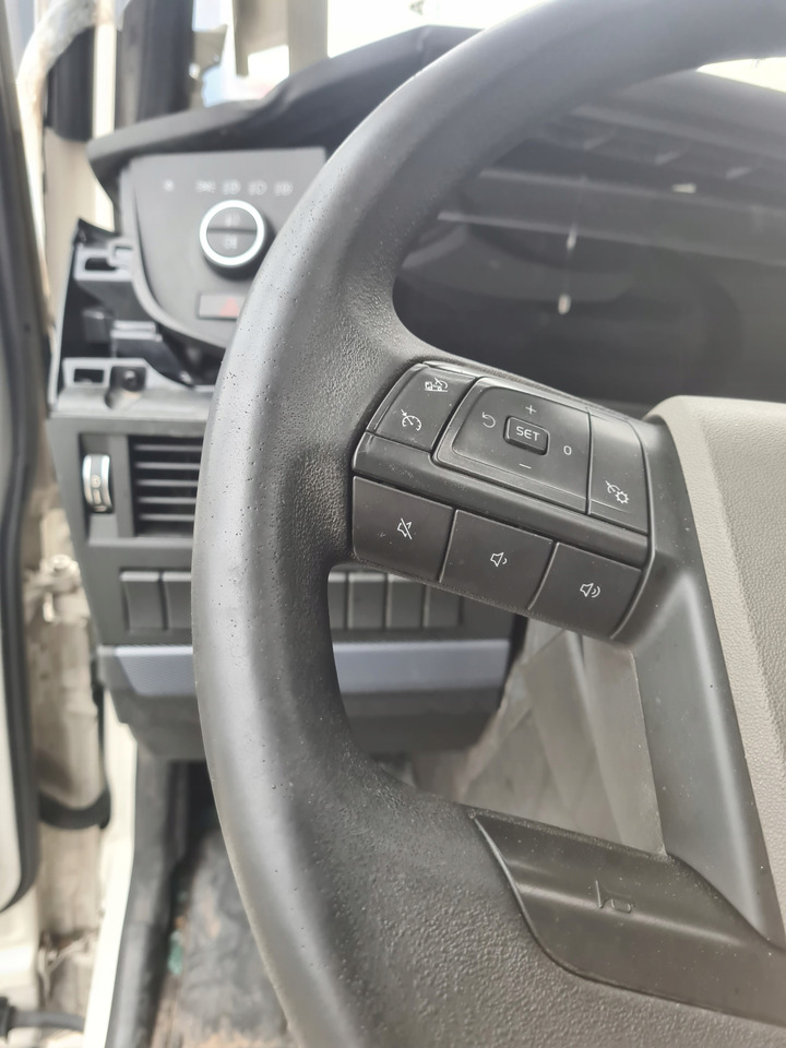 VOLVO KIEROWNICA WIELOFUNKCYJNA KOMPLETNA VOLVO FH 5 FM 5 FMX - Volante para Camión: foto 3 VOLVO KIEROWNICA WIELOFUNKCYJNA KOMPLETNA VOLVO FH 5 FM 5 FMX - Volante para Camión: foto 3