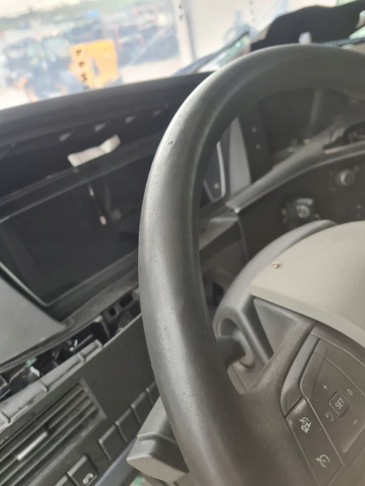 VOLVO KIEROWNICA WIELOFUNKCYJNA KOMPLETNA VOLVO FH 5 FM 5 FMX - Volante para Camión: foto 4 VOLVO KIEROWNICA WIELOFUNKCYJNA KOMPLETNA VOLVO FH 5 FM 5 FMX - Volante para Camión: foto 4
