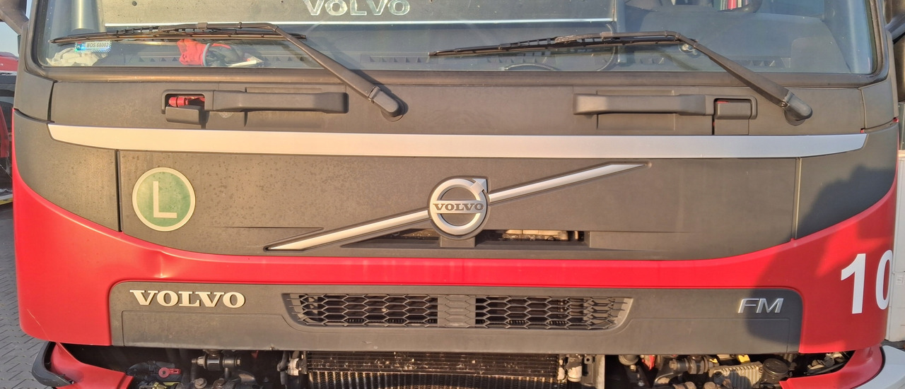 VOLVO MASKA KOMPLETNA GÓRNA ATRAPA KABINY VOLVO FM 4 FMX EURO 6 - Capota para Camión: foto 1 VOLVO MASKA KOMPLETNA GÓRNA ATRAPA KABINY VOLVO FM 4 FMX EURO 6 - Capota para Camión: foto 1