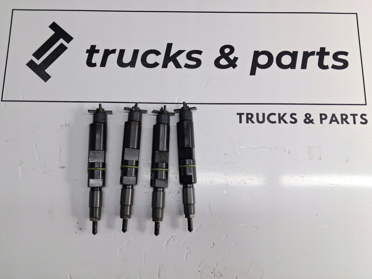 VOLVO WTRYSKIWACZE WTRYSKI VOLVO FL RENAULT GAMA D DTI 5 D5K - Inyector para Camión: foto 1 VOLVO WTRYSKIWACZE WTRYSKI VOLVO FL RENAULT GAMA D DTI 5 D5K - Inyector para Camión: foto 1