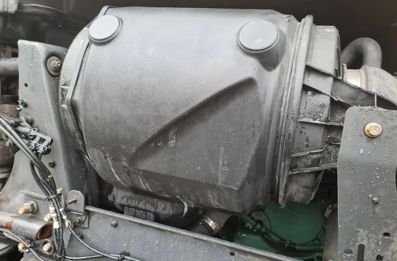 Volvo FH 16 EURO 6 Volvo VOLVO FH 16 EURO 6 - Filtro de aire para Camión: foto 4 Volvo FH 16 EURO 6 Volvo VOLVO FH 16 EURO 6 - Filtro de aire para Camión: foto 4