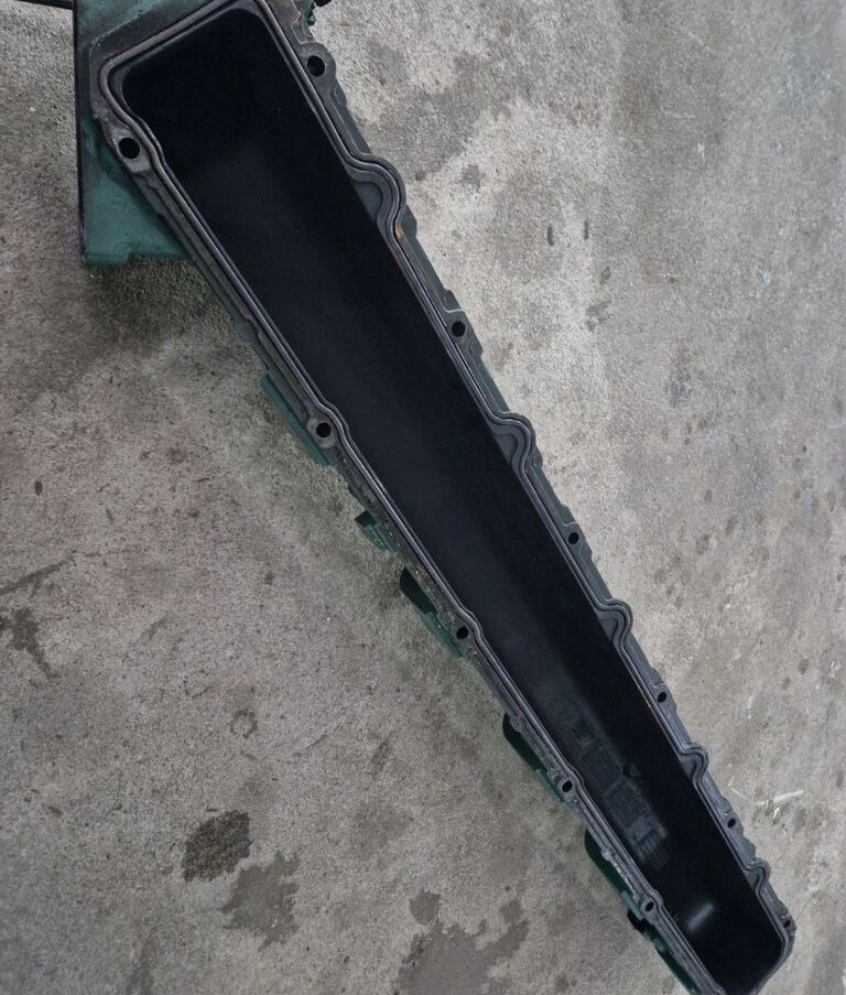 Volvo SSĄCY DOLOTOWY FH 16 D16K EURO 6 22053653 Volvo VOLVO FH 16 D16K EURO 6 22053653 - Colector de admisión para Camión: foto 2 Volvo SSĄCY DOLOTOWY FH 16 D16K EURO 6 22053653 Volvo VOLVO FH 16 D16K EURO 6 22053653 - Colector de admisión para Camión: foto 2