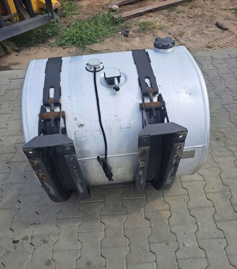 Volvo ZBIORNIK PALIWA RENAULT GAMA RANGE T 90/70/70 365L 1 - Depósito de combustible para Camión: foto 1 Volvo ZBIORNIK PALIWA RENAULT GAMA RANGE T 90/70/70 365L 1 - Depósito de combustible para Camión: foto 1