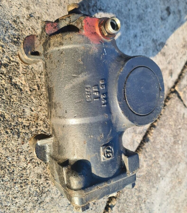 ZF KOLUMNA PRZEKŁADNIA KIEROWNICZA RENAULT MIDLUM DXI 19,5 - Caja de dirección para Camión: foto 1 ZF KOLUMNA PRZEKŁADNIA KIEROWNICZA RENAULT MIDLUM DXI 19,5 - Caja de dirección para Camión: foto 1