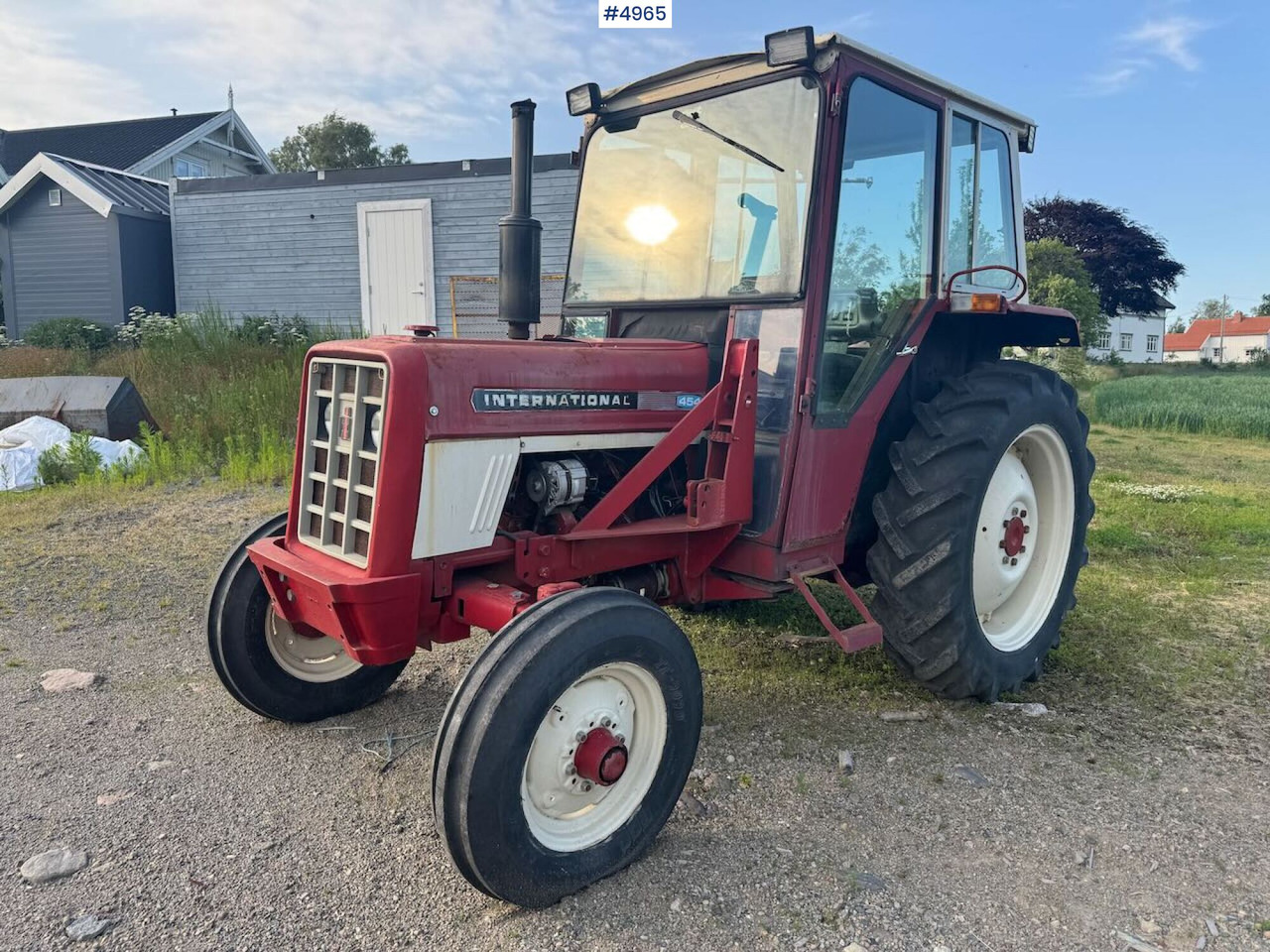 1977 International 454 4x2. Rep object. - Tractor: foto 1 1977 International 454 4x2. Rep object. - Tractor: foto 1