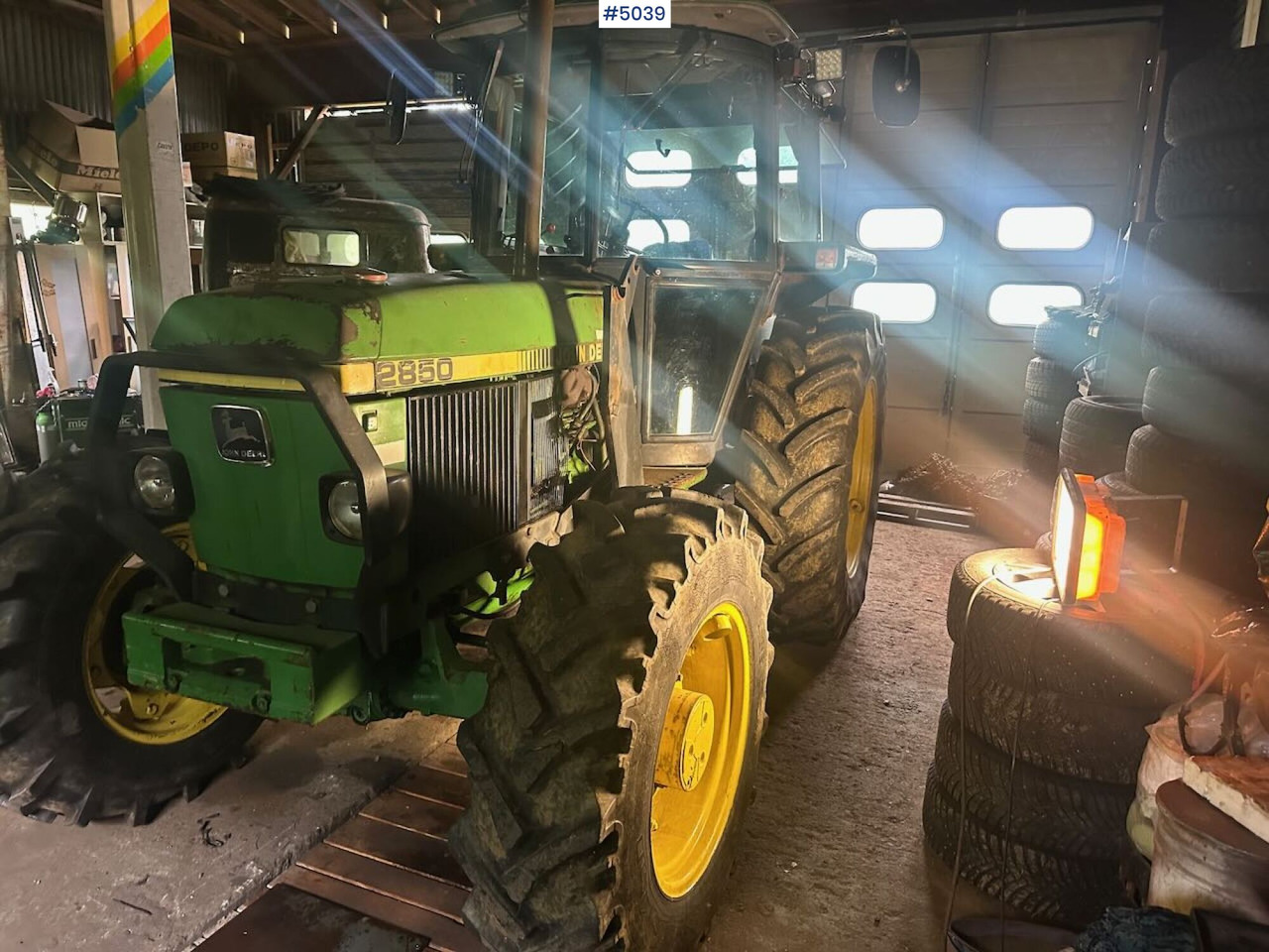 1987 John Deere 2850 Synchron w/ front loader - Tractor: foto 4 1987 John Deere 2850 Synchron w/ front loader - Tractor: foto 4