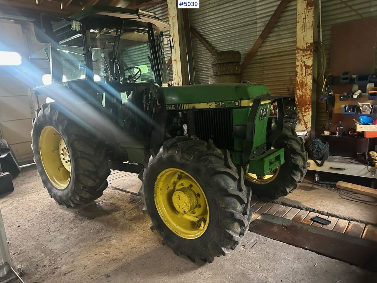 1987 John Deere 2850 Synchron w/ front loader - Tractor: foto 1 1987 John Deere 2850 Synchron w/ front loader - Tractor: foto 1
