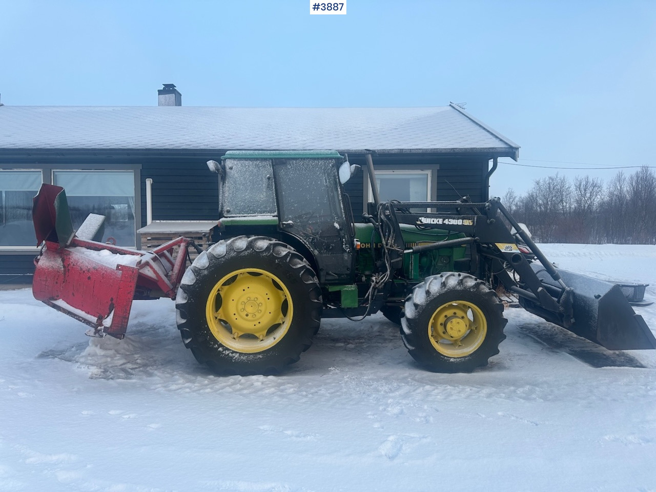 1987 John Deere Power Synchron 2450 4x4 w/ Quicke 4300 front loader, snow blower and gravel bucket. WATCH VIDEO. - Tractor: foto 2 1987 John Deere Power Synchron 2450 4x4 w/ Quicke 4300 front loader, snow blower and gravel bucket. WATCH VIDEO. - Tractor: foto 2