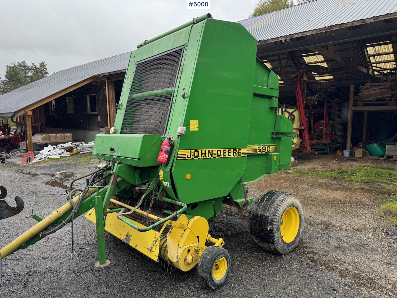 2000 John Deere 590 Round Baler. - Maquinaria de henificación: foto 1 2000 John Deere 590 Round Baler. - Maquinaria de henificación: foto 1