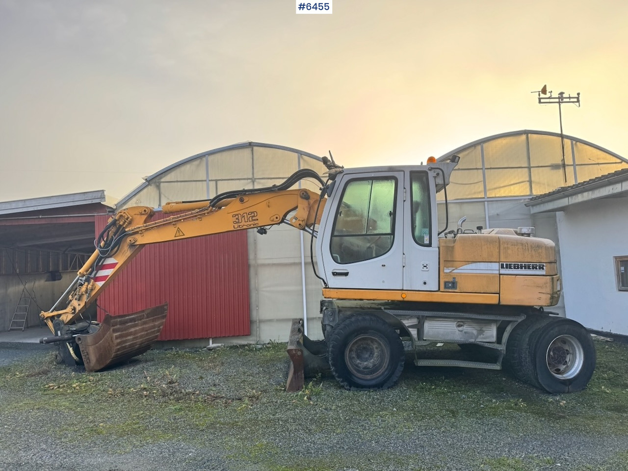 2003 Liebherr 312 Wheeled excavator w/ Rototilt and 2 buckets. - Excavadora: foto 1 2003 Liebherr 312 Wheeled excavator w/ Rototilt and 2 buckets. - Excavadora: foto 1