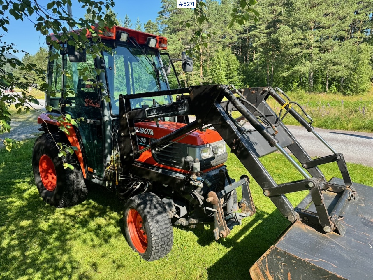 2004 Kubota STA-35 Tractor w/ Bucket. 2100 hours! - Tractor: foto 1 2004 Kubota STA-35 Tractor w/ Bucket. 2100 hours! - Tractor: foto 1