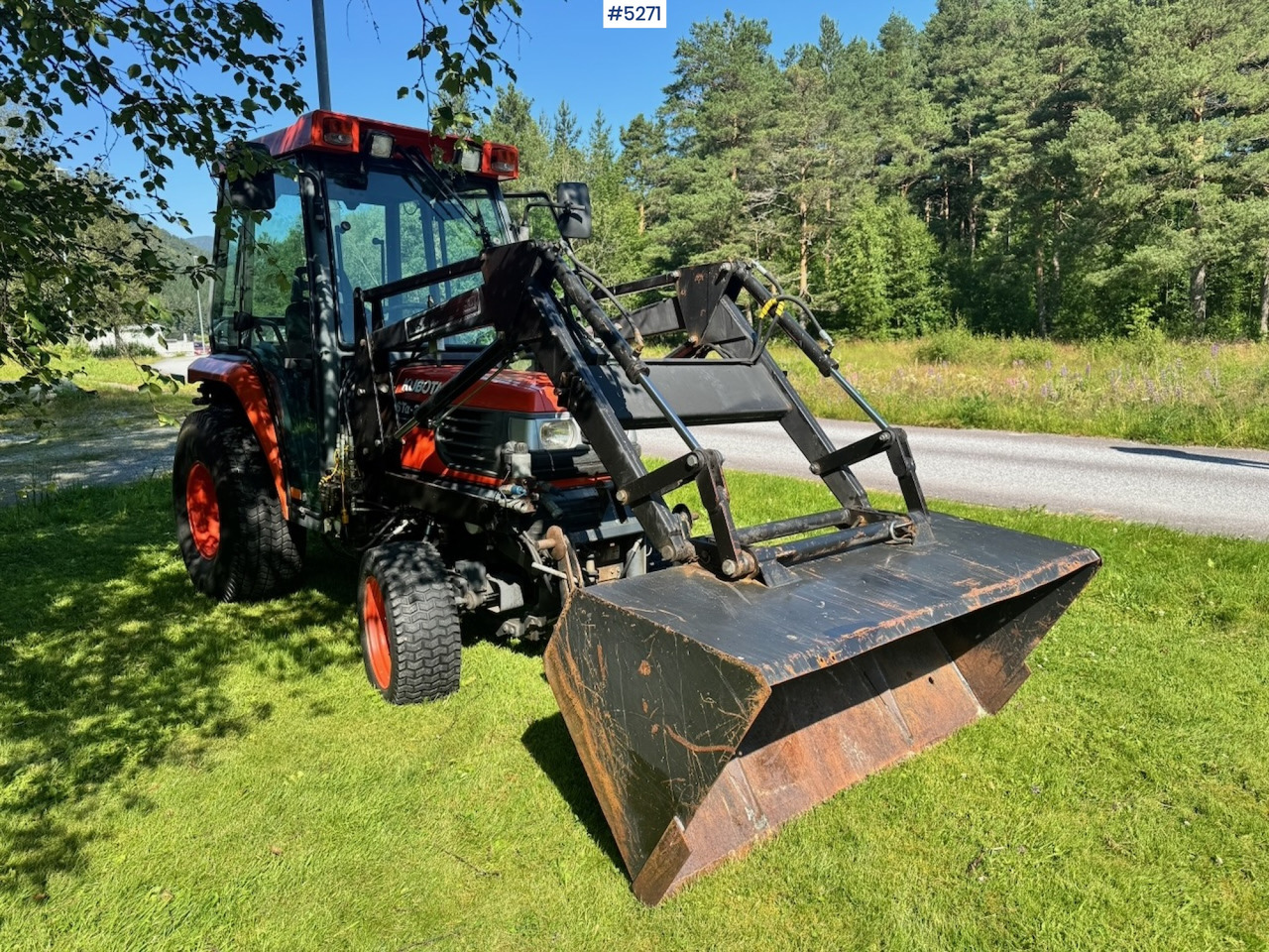 2004 Kubota STA-35 Tractor w/ Bucket. 2100 hours! - Tractor: foto 3 2004 Kubota STA-35 Tractor w/ Bucket. 2100 hours! - Tractor: foto 3