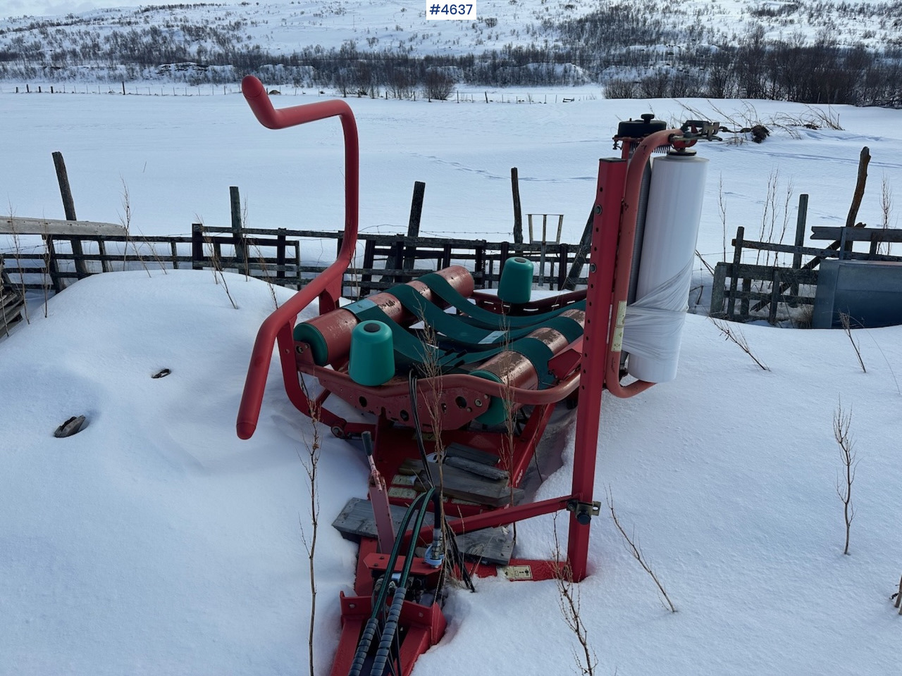 2004 Taarup 7420 Round bale wrapper - Maquinaria de henificación: foto 3 2004 Taarup 7420 Round bale wrapper - Maquinaria de henificación: foto 3