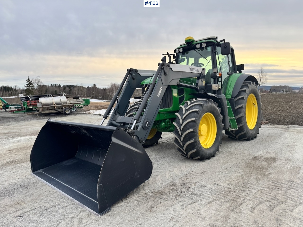 Tractor 2010 John Deere 7430 w/ Front loader and GPS. 3760 hours!: foto 1