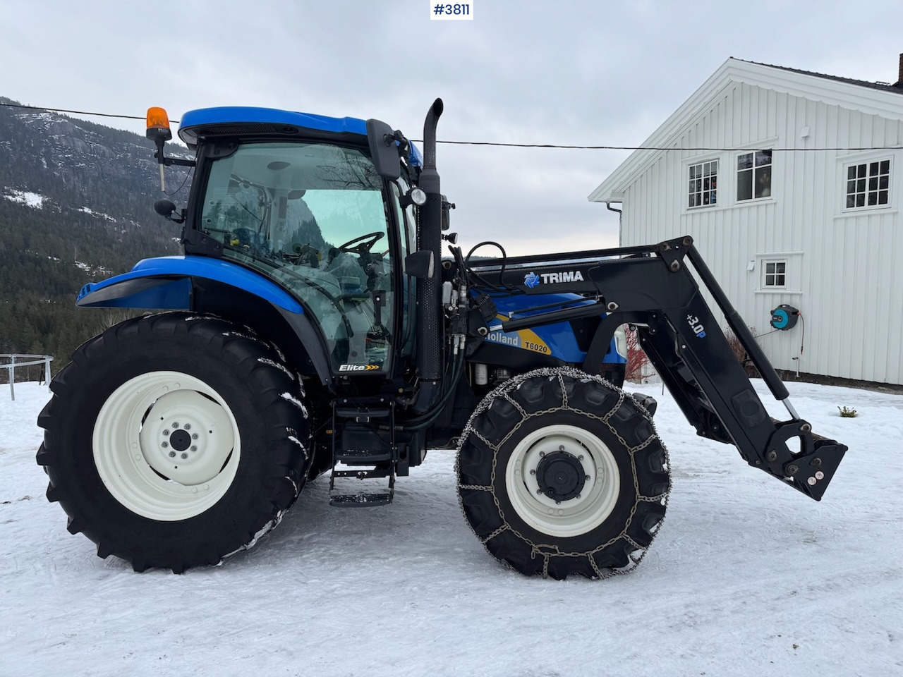 2010 New Holland T6020 Elite w/front loader - Tractor: foto 1 2010 New Holland T6020 Elite w/front loader - Tractor: foto 1